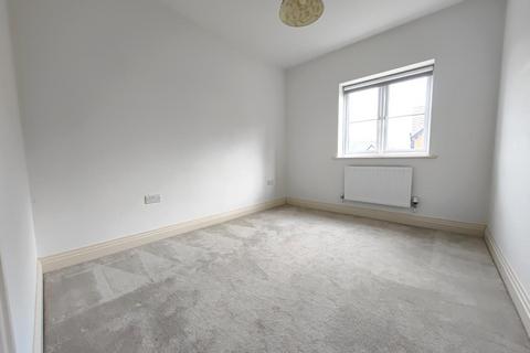 4 Bingham Drive, Wokingham, RG40 5AU