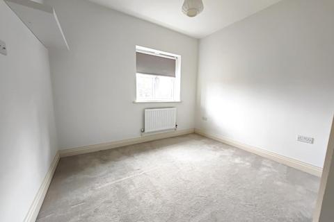 4 Bingham Drive, Wokingham, RG40 5AU