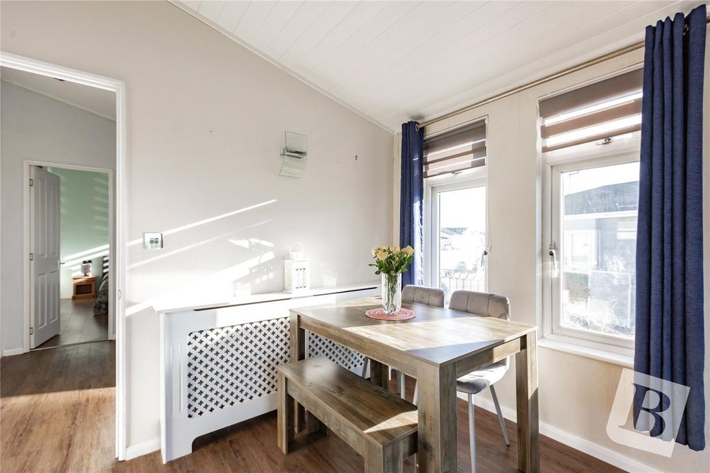 Lounge/Kitchen