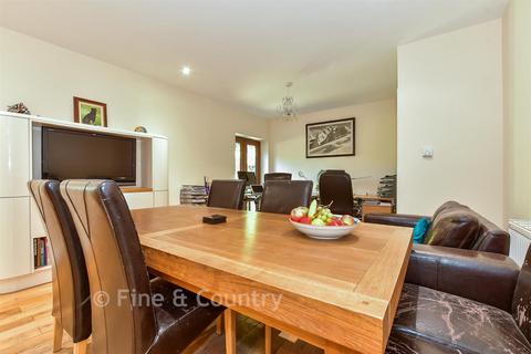 3 bedroom detached house for sale, Cuckoo Lane, Tonbridge TN11