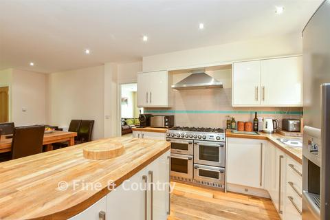 undefined, Cuckoo Lane, Tonbridge TN11