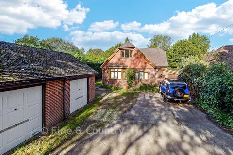 3 bedroom detached house for sale, Cuckoo Lane, Tonbridge TN11