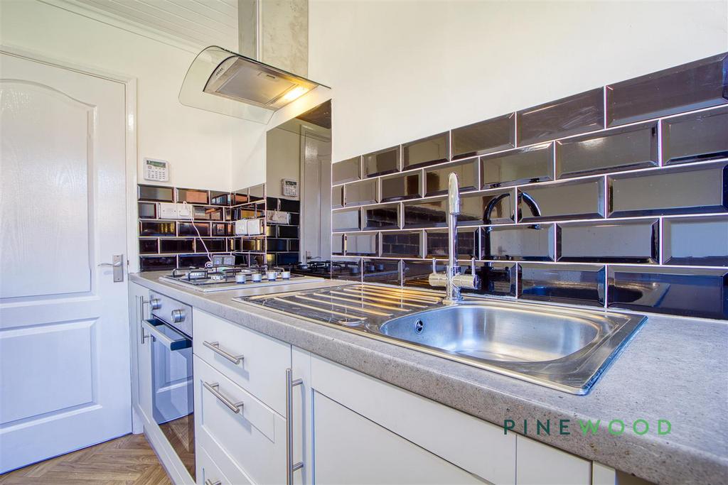 Breakfast kitchen/dining room