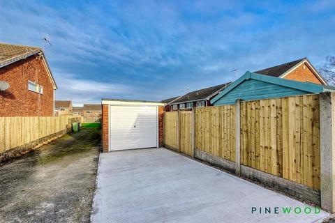 3 bedroom detached house to rent, Norfolk Avenue, Chesterfield S42