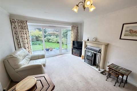 3 bedroom detached bungalow for sale, James Close, Llanon
