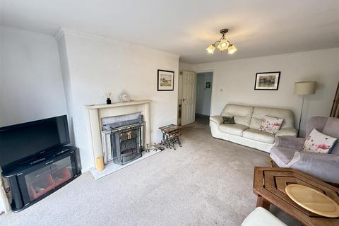 3 bedroom detached bungalow for sale, James Close, Llanon