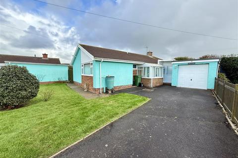 3 bedroom detached bungalow for sale, James Close, Llanon
