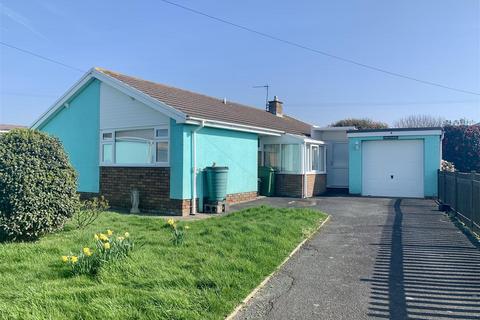 3 bedroom detached bungalow for sale, James Close, Llanon