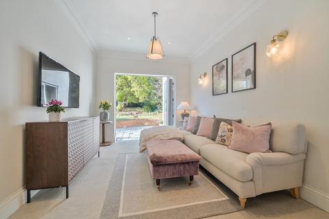 75 Downs Hill, Beckenham, BR3 5HD