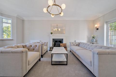 75 Downs Hill, Beckenham, BR3 5HD