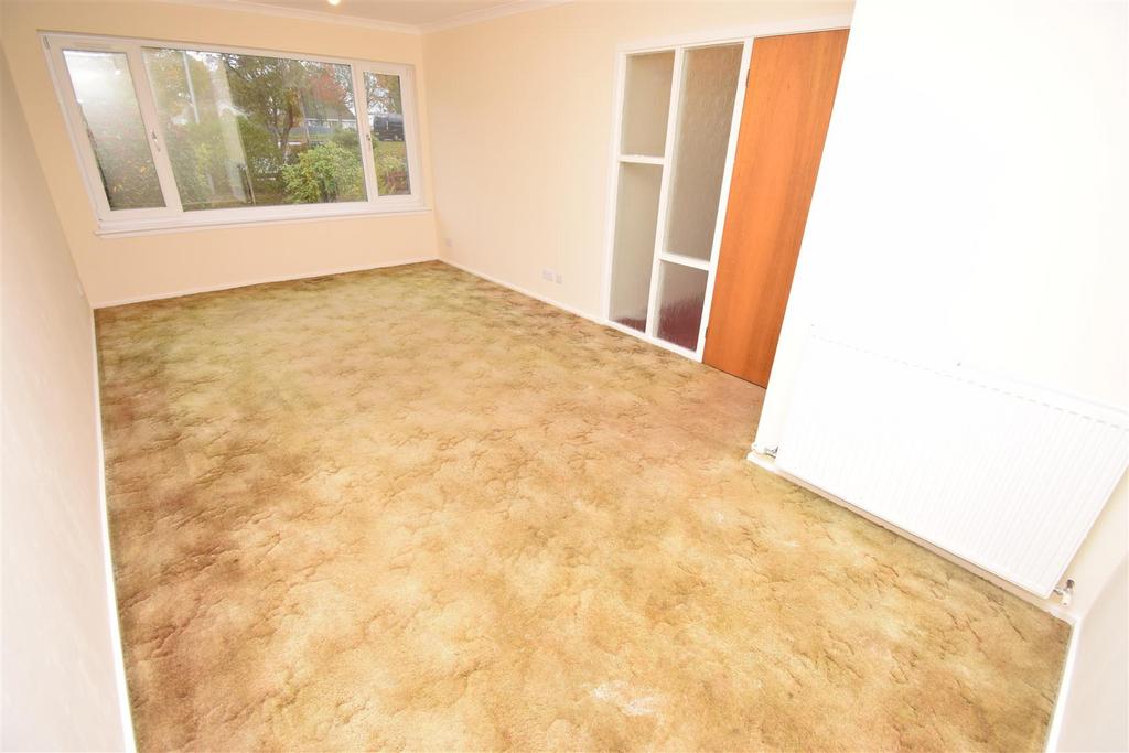 Lounge dining room.jpg