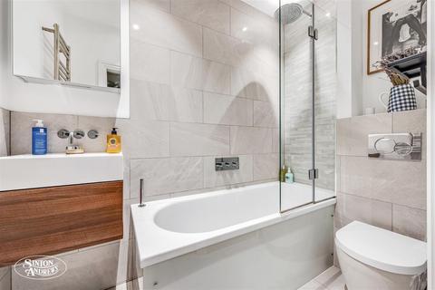 90a Darwin Road, London, W5 4BH