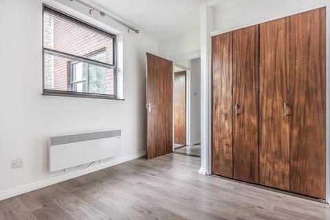 2 bedroom flat to rent, Bolton Road, London, W4