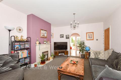 4 bedroom end of terrace house for sale, Broomfield Avenue, Telscombe Cliffs BN10