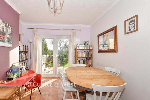 4 bedroom end of terrace house for sale, Broomfield Avenue, Telscombe Cliffs BN10