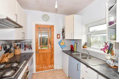 4 bedroom end of terrace house for sale, Broomfield Avenue, Telscombe Cliffs BN10