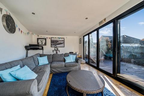 39 The Drive, Ashford, TW15 1SJ
