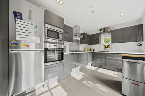 5 bedroom detached house to rent, Lydford Road NW2