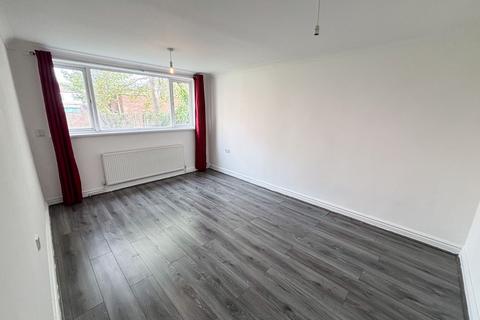 1 bedroom ground floor flat for sale, Landseer Avenue, London, E12