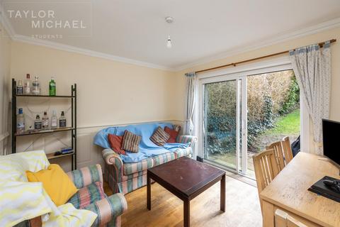 4 bedroom semi-detached house to rent, Widdicombe Way, Brighton