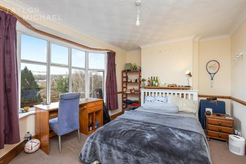 4 bedroom semi-detached house to rent, Widdicombe Way, Brighton