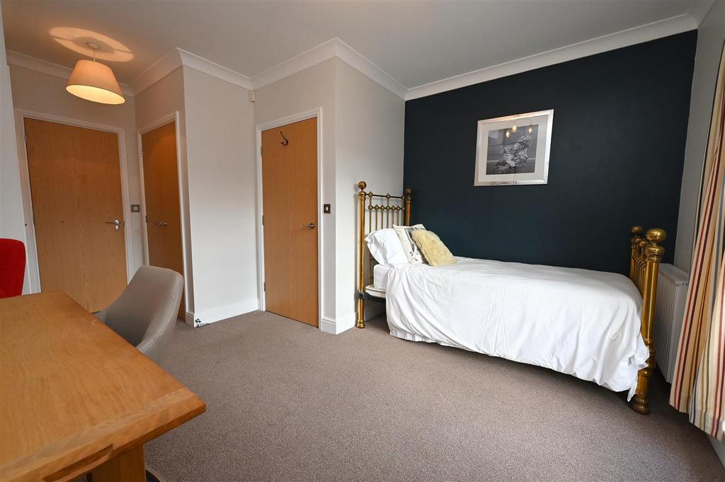 Bedroom2.1.JPG