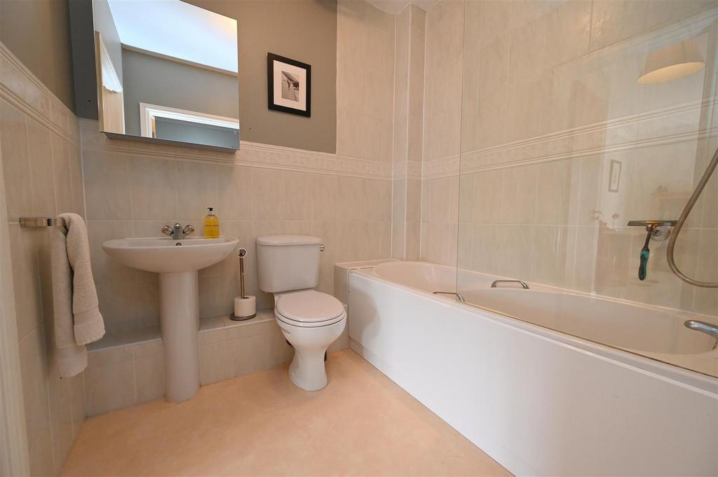 Bathroom.JPG