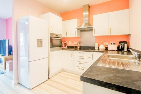 1 bedroom flat for sale, Fairfax Drive, Westcliff-On-Sea SS0