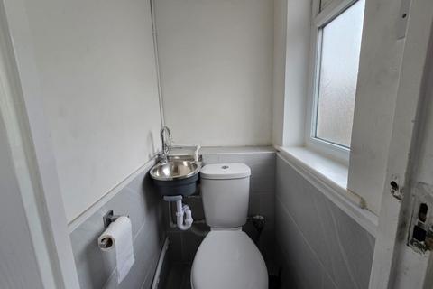 31 Renters Avenue, London, NW4 3QY