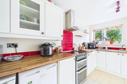 3 bedroom terraced house to rent, Radford Close, Peterborough PE8