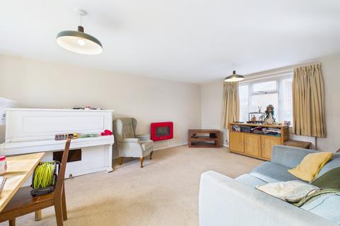 3 bedroom terraced house to rent, Radford Close, Peterborough PE8