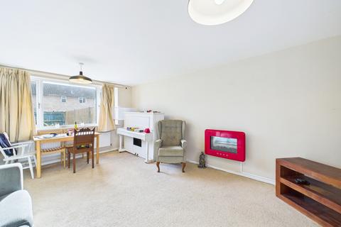 3 bedroom terraced house to rent, Radford Close, Peterborough PE8