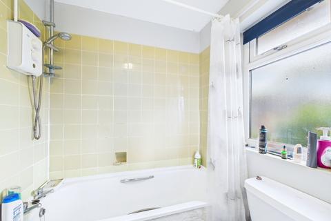 3 bedroom terraced house to rent, Radford Close, Peterborough PE8