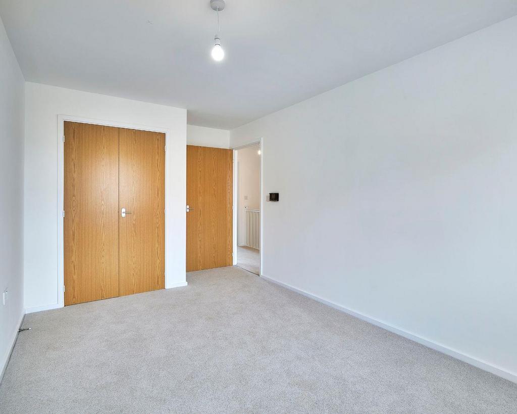 Bedroom 1.jpg