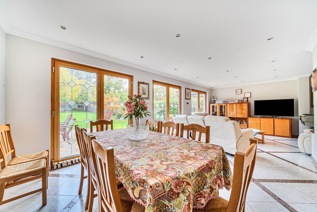 Sitting/Dining Room