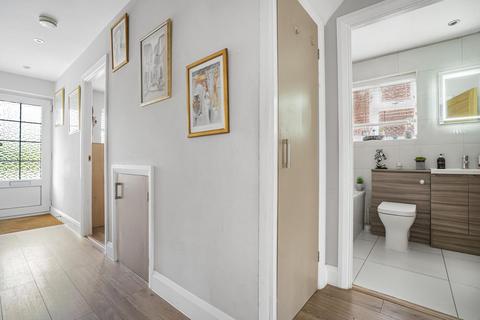 undefined, Merridene, Grange Park, N21