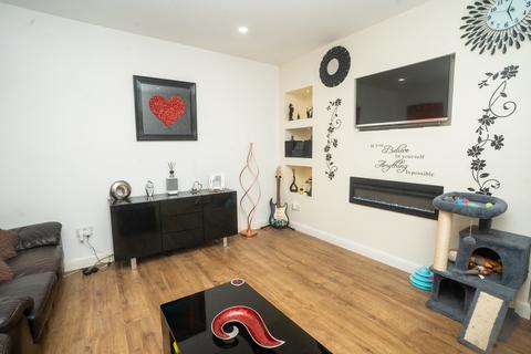 2 bedroom flat for sale, Carr Road, Thornton-Cleveleys FY5