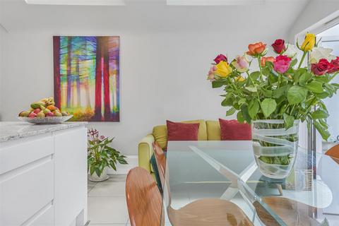 undefined, Chelverton Road, London