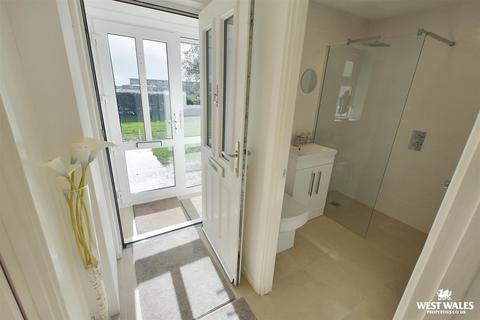 1 bedroom semi-detached house for sale, Heywood Court, Tenby