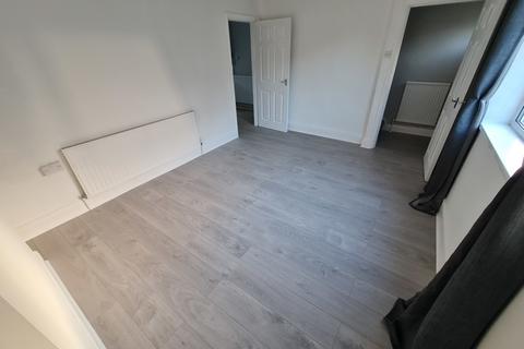 25 Mayfield Avenue, Stainforth, Doncaster, DN7 5BX