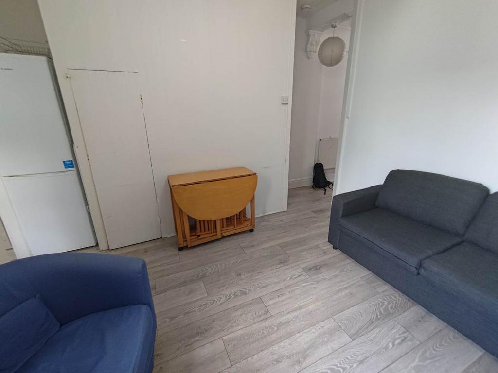 Living room (2)