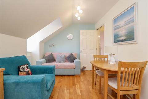 undefined, Cadogan Place, Horsham