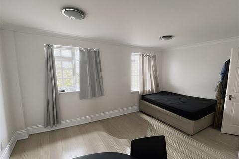 undefined, Heron Court, Mitcham, CR4