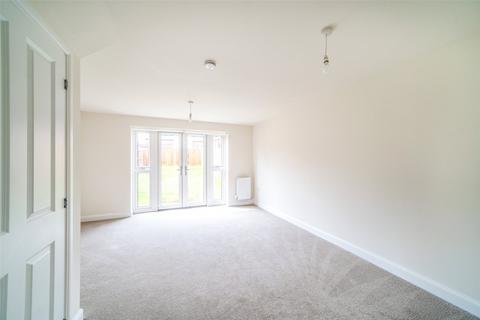 3 bedroom house to rent, Box Crescent, Houghton Regis, Dunstable, LU5