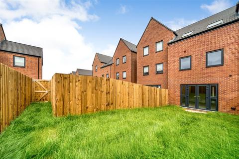 3 bedroom house to rent, Box Crescent, Houghton Regis, Dunstable, LU5