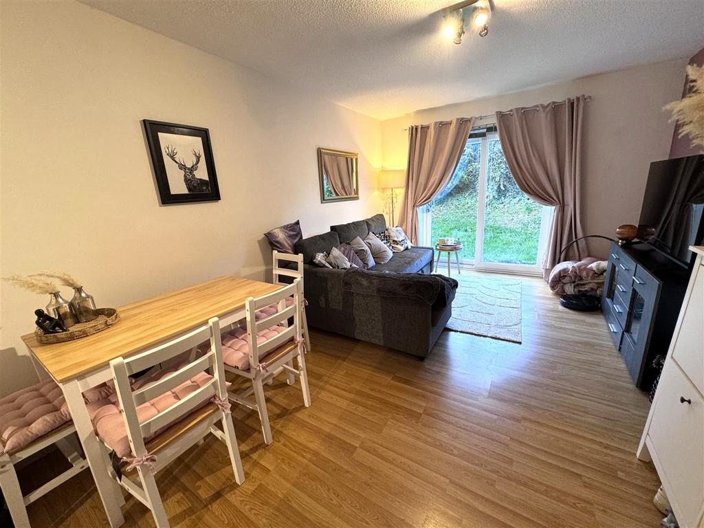 Cinque Foil lounge and dining room .JPG