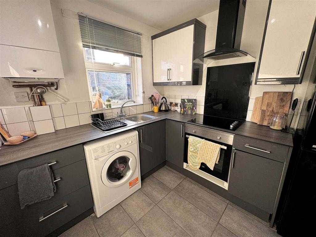 Cinque Foil kitchen 1.JPG