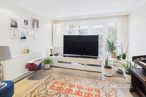 5 bedroom semi-detached house for sale, West Ewell KT19