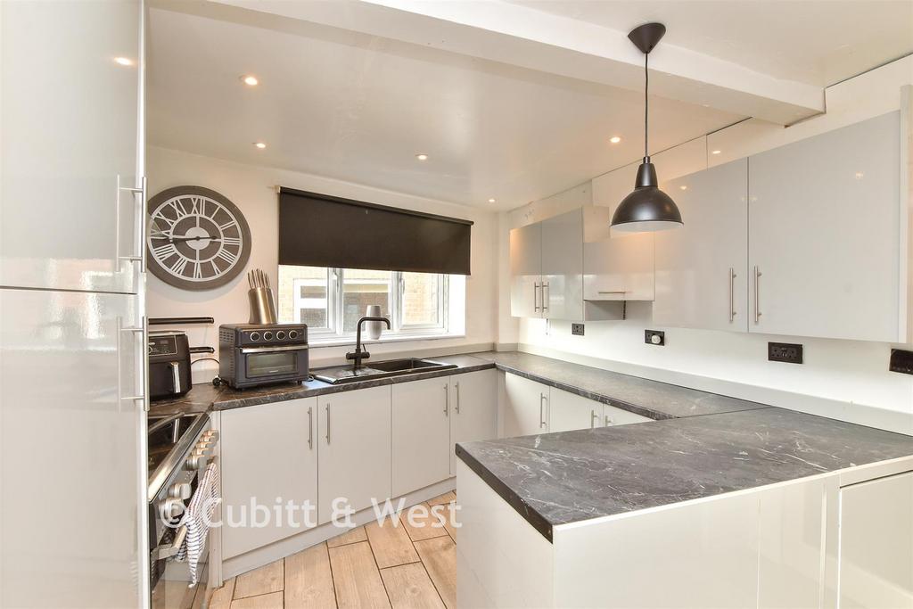 House in Brighton, Patcham, Hollingbury - View 3