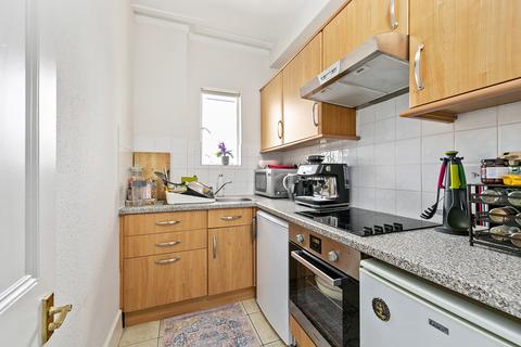 1 bedroom flat to rent, Kew Gardens Road, Kew, Richmond, Surrey TW9